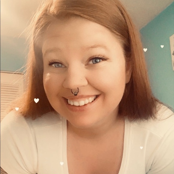 Meet your Posher, Allison - Picture 1 of 1